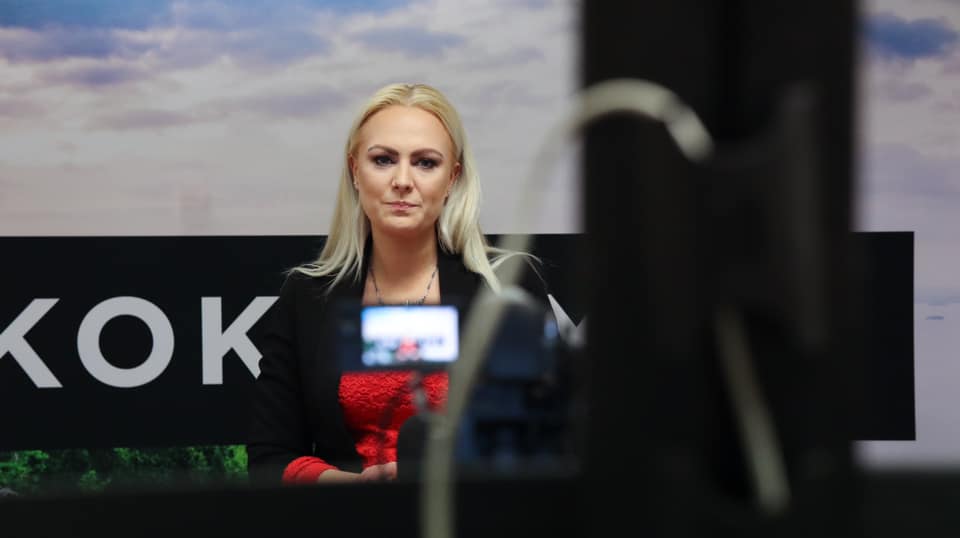 Taru Säteri Kokoomuksen studiossa